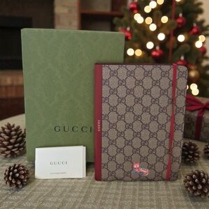 Gucci GG Supreme and Whimsy Derpy Cat
Notebook NEW!